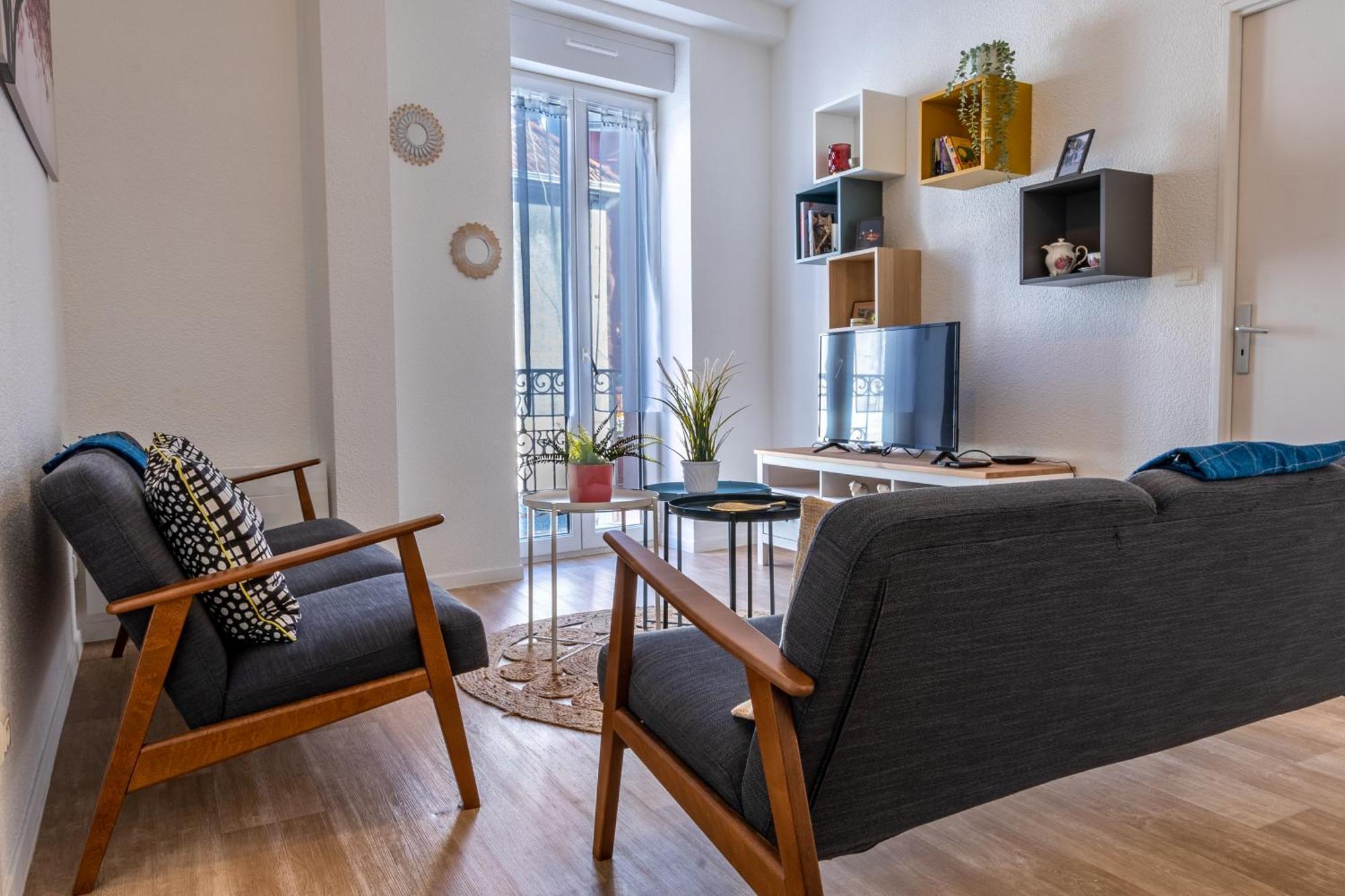 LE LYS- Appartement T3 tout equipé, vue imprenable sur le château de lourdes Lourdes Exterior foto